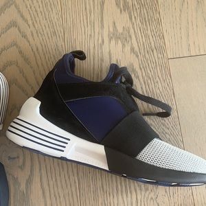 BNWOT Kendall + Kylie urban sneakers